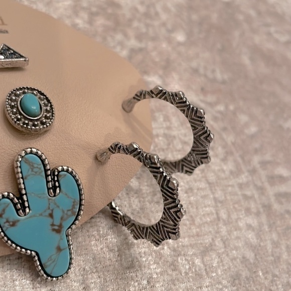 Brand New Atterri Southwest Silver Tone & Turquoise Set of 5 Pairs of Earrings - Picture 4 of 12